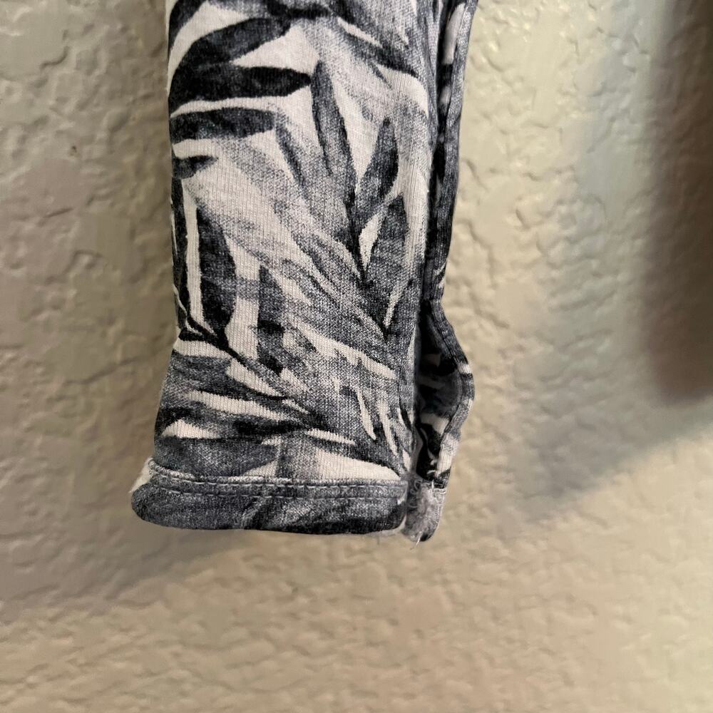 Posh Peanut Bamboo Leaf Print Long Sleeve Romper Gray Black 3-6M Baby Unisex - Picture 10 of 12